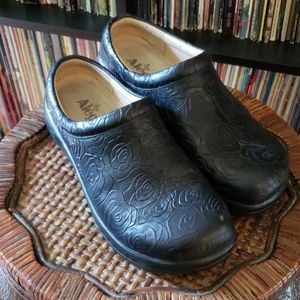 Alegria Non-Slip Nursing Clogs